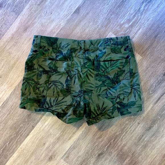 DONATING 3/20 - Old Navy - Tropical Print Shorts - Picture 3 of 3